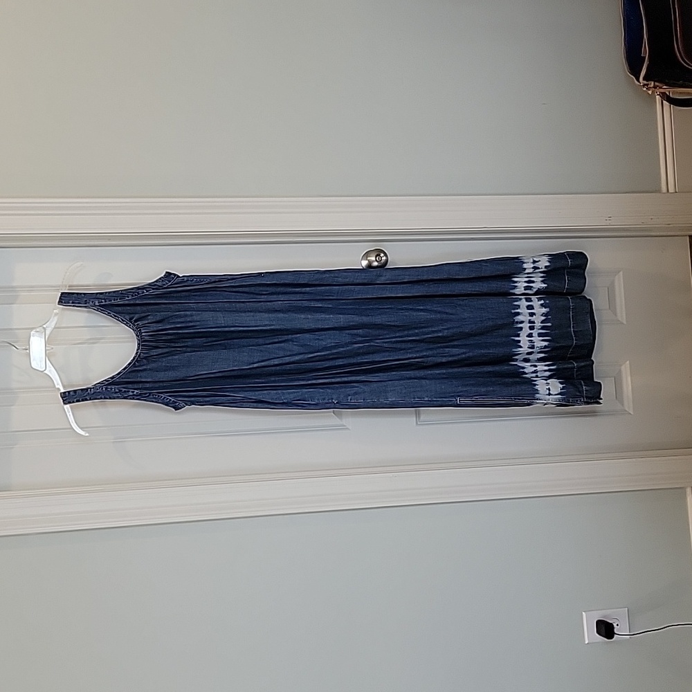 Chico's chambray maxi dress, pockets and tye dye border. Excellent condition. 8